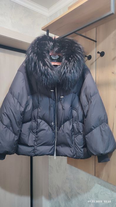 Продам женский пуховик, новый.