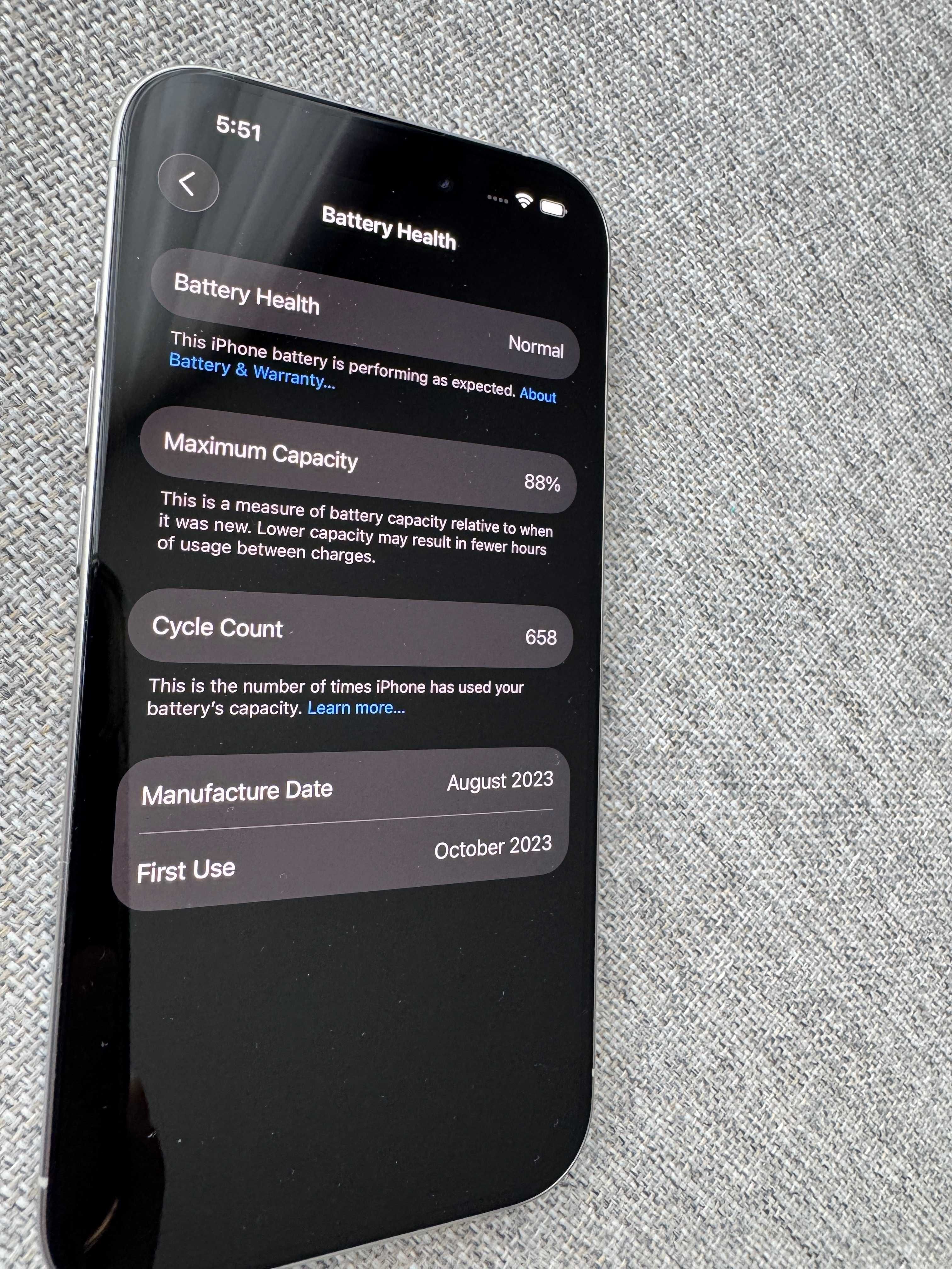 iPhone 15 Pro 128Gb бял, перфектен