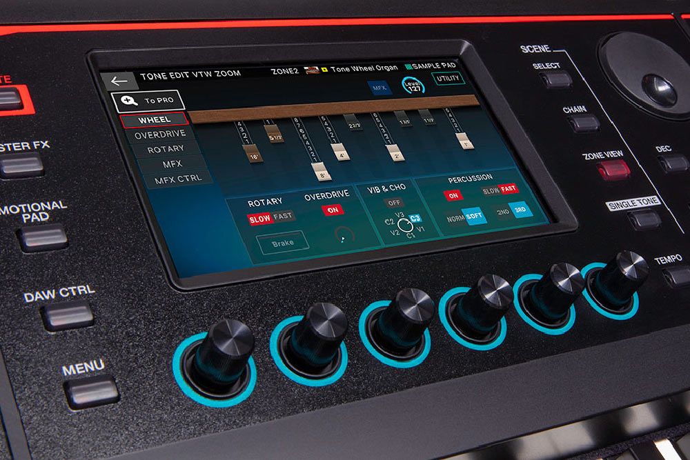 Roland Fantom 07 почти в новом состоянии