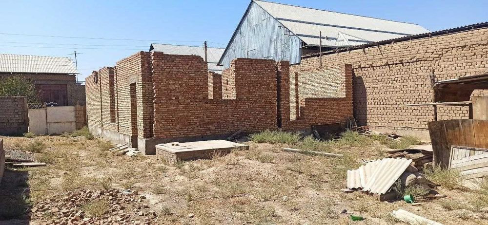 Qrulishi tugallanmagan Uy sotiladi