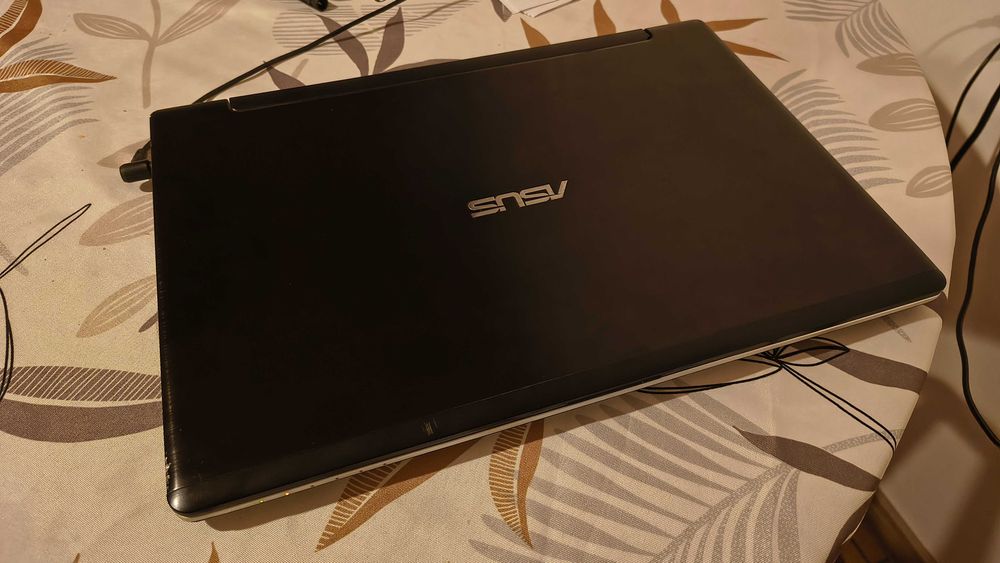 Лаптоп Asus S550C , Touchscreen, Почти перфектно състояние