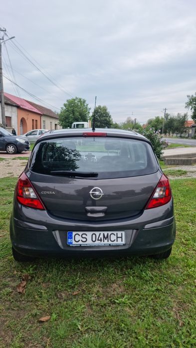 Opel corsa 2013 1.2 benzină