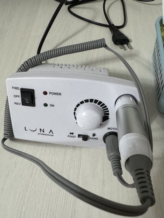 Аппарат для маникюра и педикюра