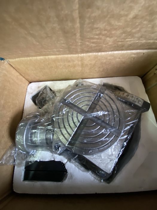 Въртяща маса за струг фреза