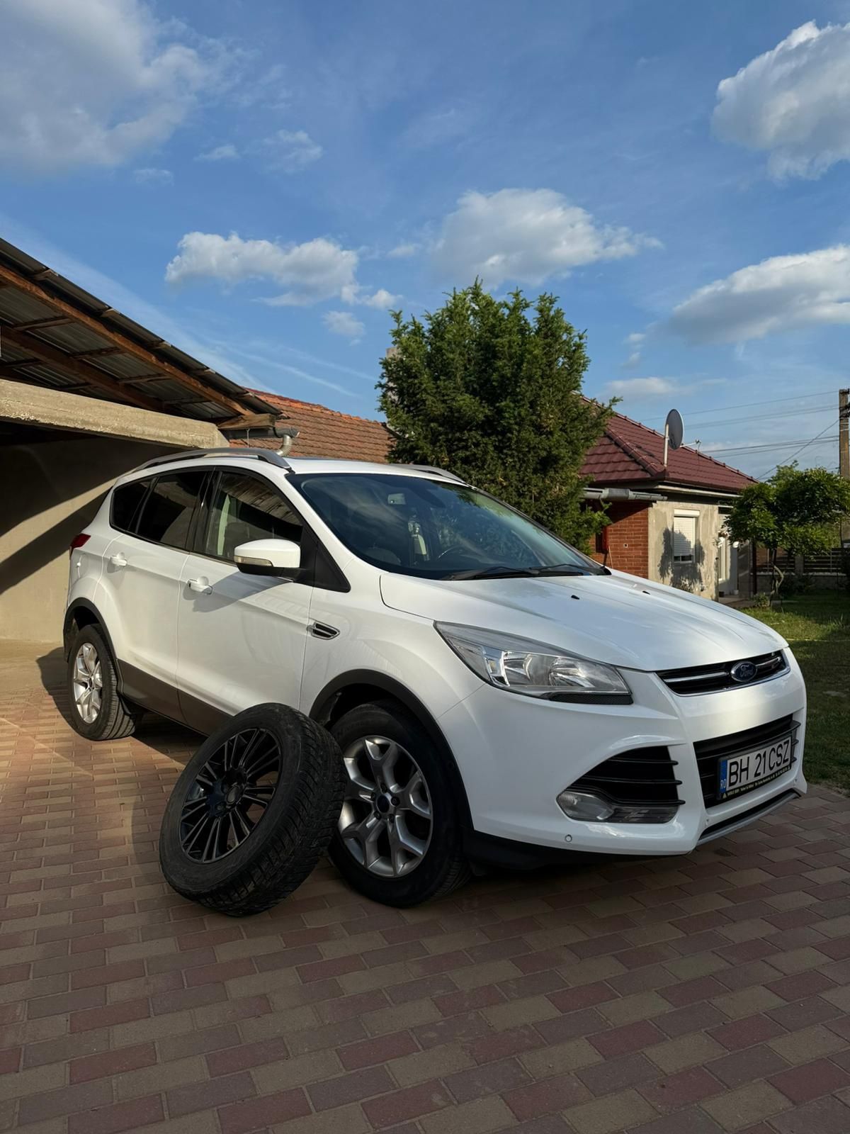 Ford Kuga 2013 2.0 TDCI Manualā