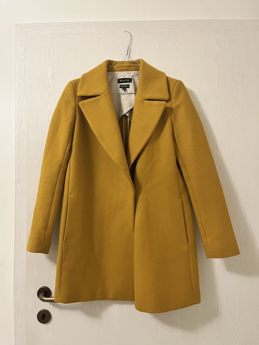 Цвят горчица палто MASSIMO DUTTI