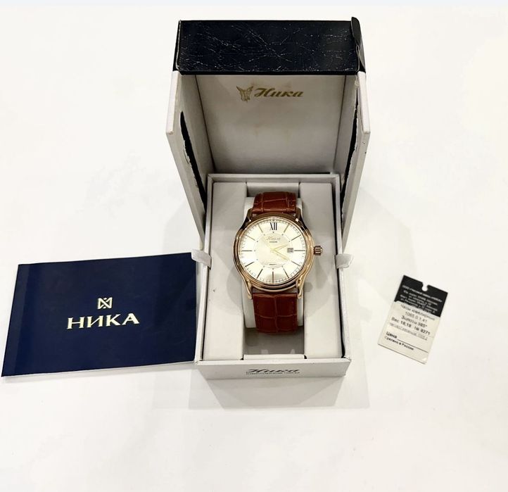 Мужские золотые часы
вес золото 18,18 г.!