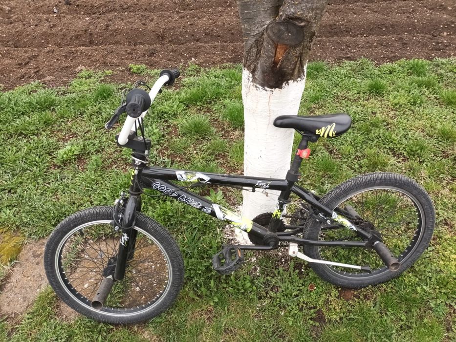 Vând bicicleta, pana la 12 ani, folosită foarte puțin