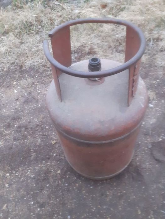 Продам два газбалона пропан в хорошем состояний