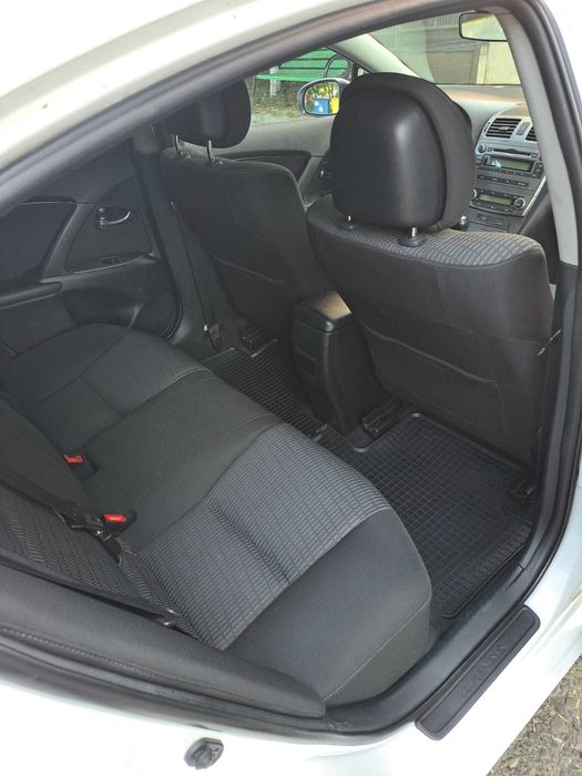 Toyota Avensis 2.0 Diesel 136 cai - 2011