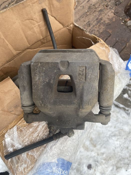 Продам супорта на lexus rx 300