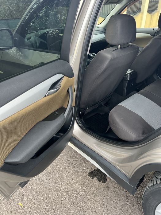 Vand bmw x1 decembrie 2010