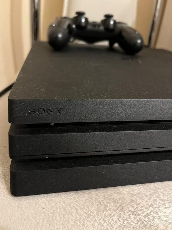 Playstation 4 pro 1TB