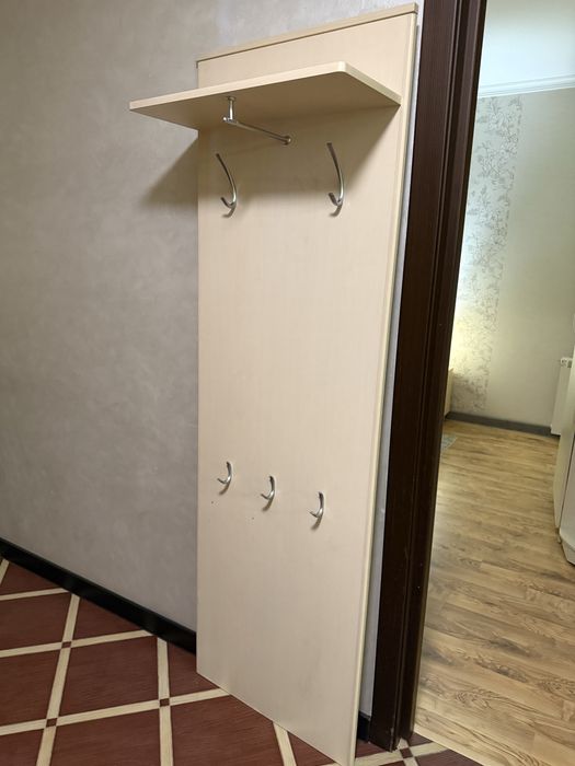 Вешалка в прихожую