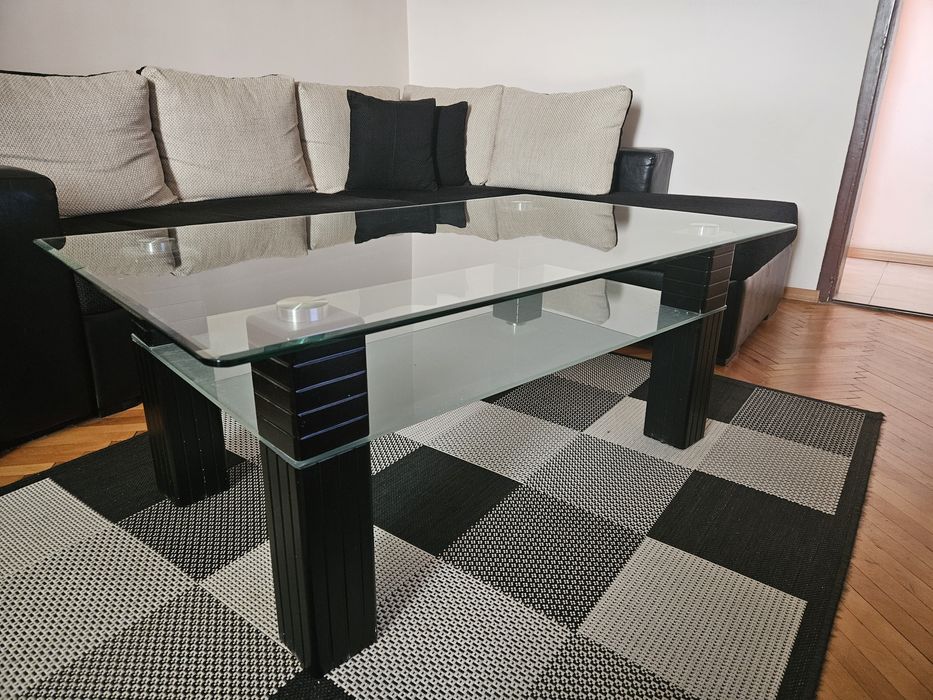 Холна маса от стъкло