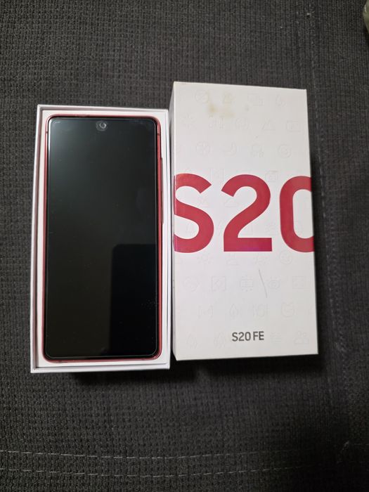 Перфектен Samsung S20fe и Samsung Galaxy wach aktiv2
