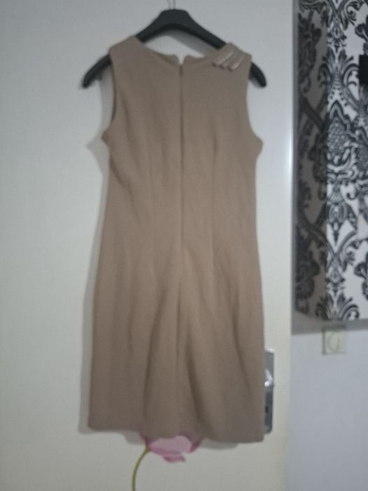 Рокля 2 за цената на 1, красива комбинация в бежов цвят