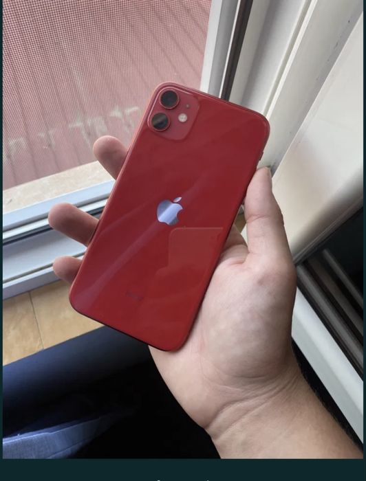 Vând iPhone 11 merge foarte bine fac și schimb