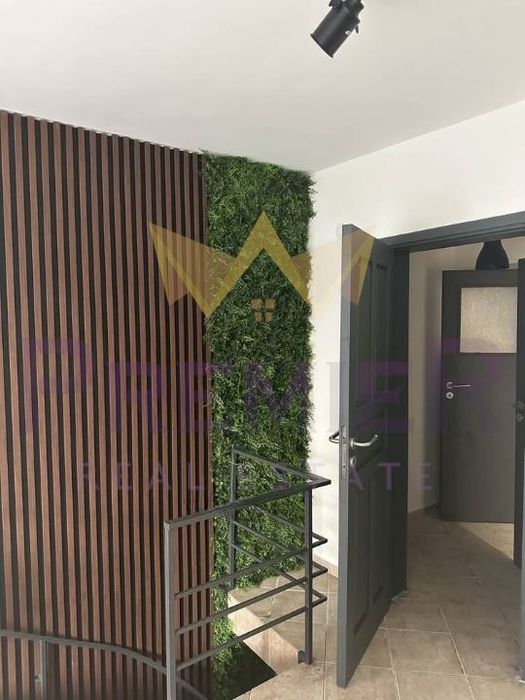 Продава се Офис в София, Център - 72 кв.м за 2500 €/кв.м - Снимка #1