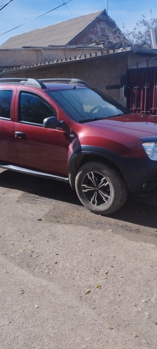 Продам машину Рено Дастер