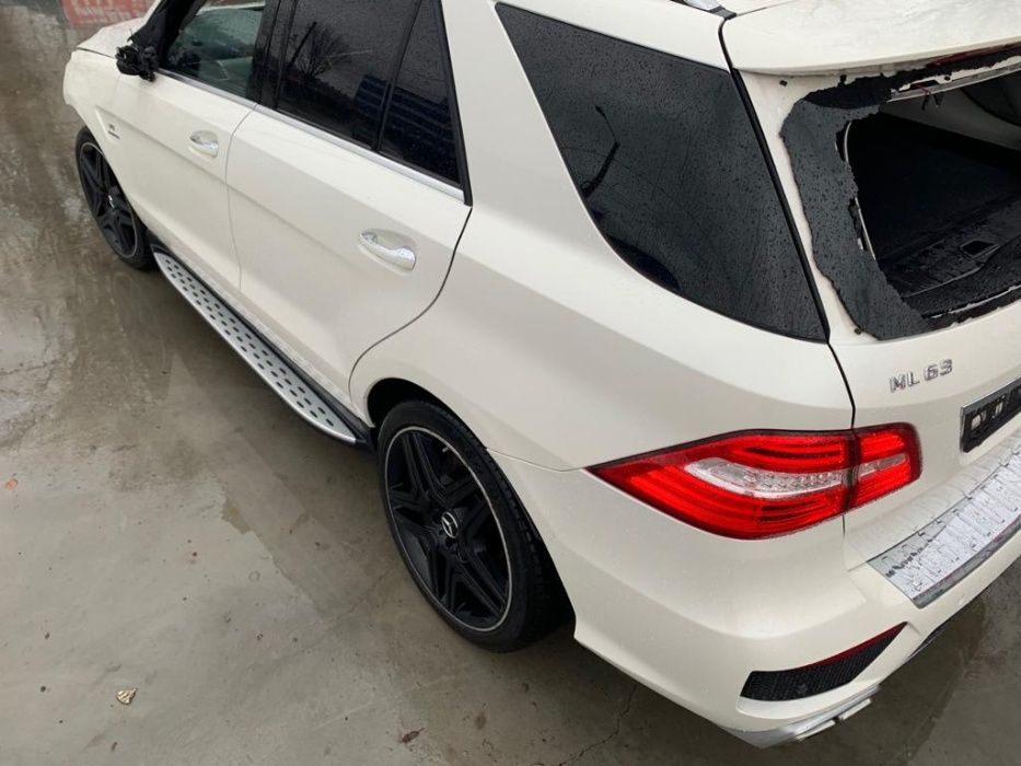 Dezmembrez ml 63 amg w166/bara spate amg/faruri ils/usi/capota/motor/