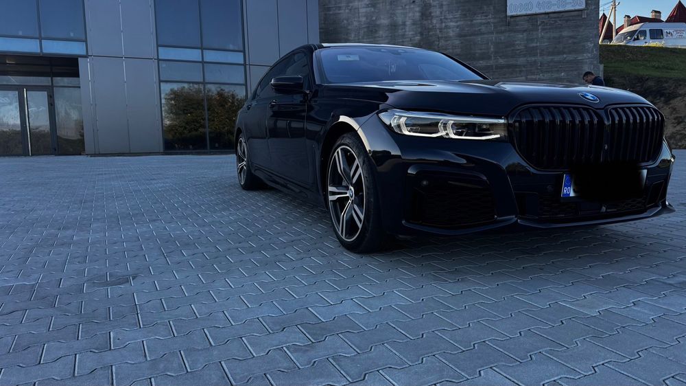 BMW seria 7 750li g12
