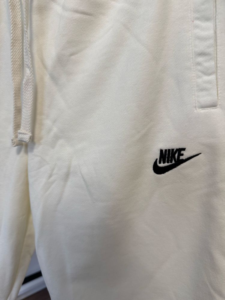 Pantaloni scurți Nike - Mărimea S