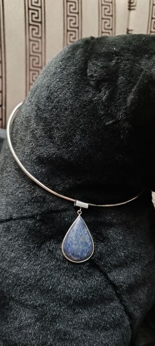 Женское украшение на шею