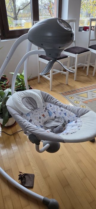 Leagan electric cu muzica  bebelusi