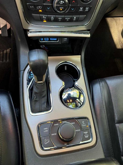 Jeep Grand Cherokee WK2 SUMMIT