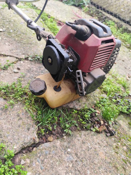 Бензинов тример Raider