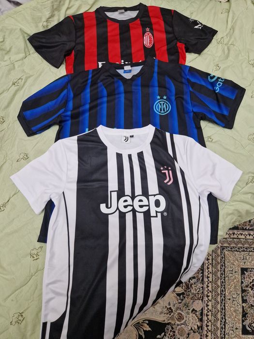 Фирменные футбольные футболки