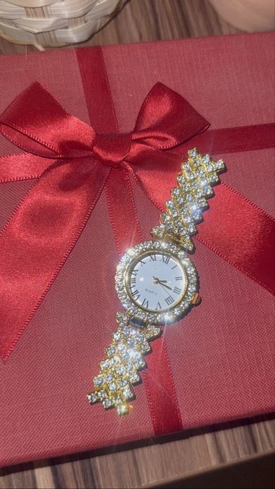 Часовник с гривна