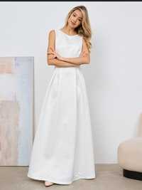 Платье белое с карманами (р.46-48) новое