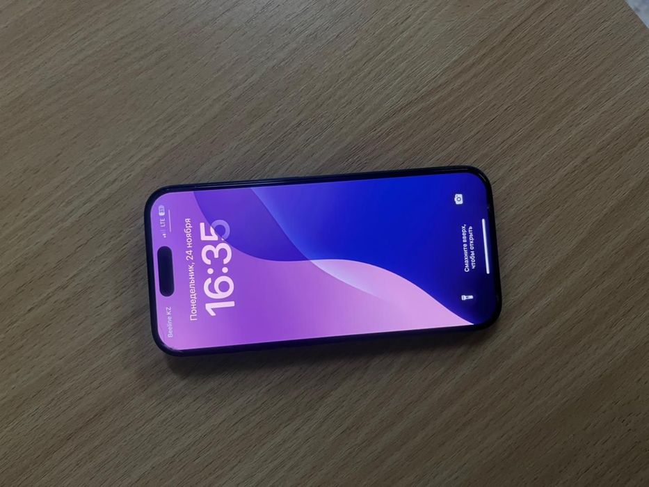 Продам айфон 15 про