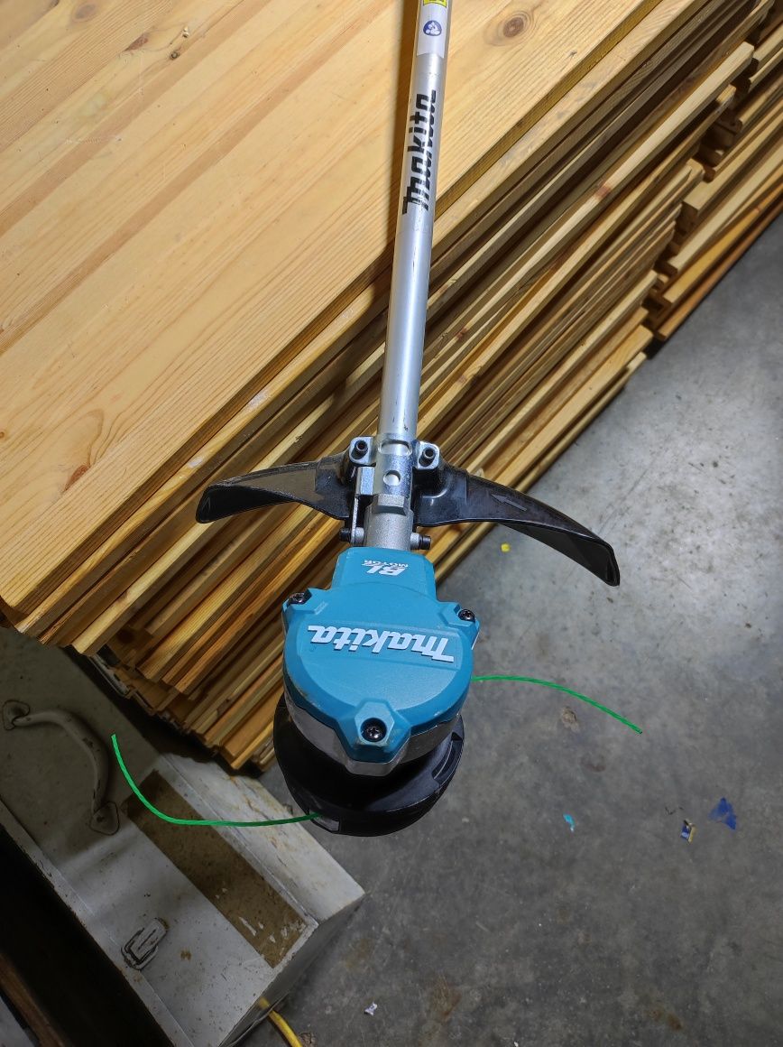 Cositoare Makita DUR368L 36V