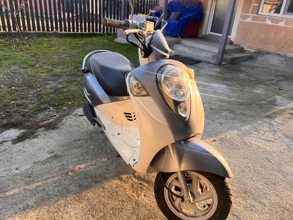 Motoreta Scuter Mobra Mio50 de 49