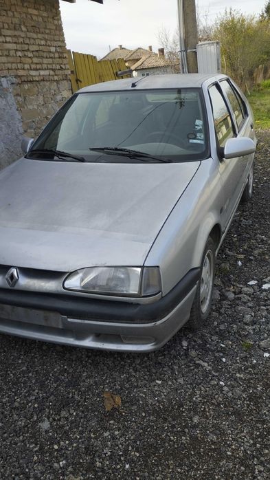 Продавам Рено 19 и Лада Самара на части