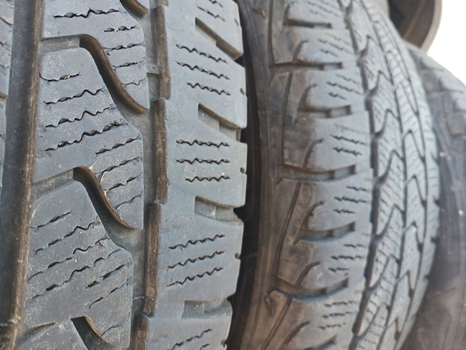 Cauciucuri C-uri 215/60/17