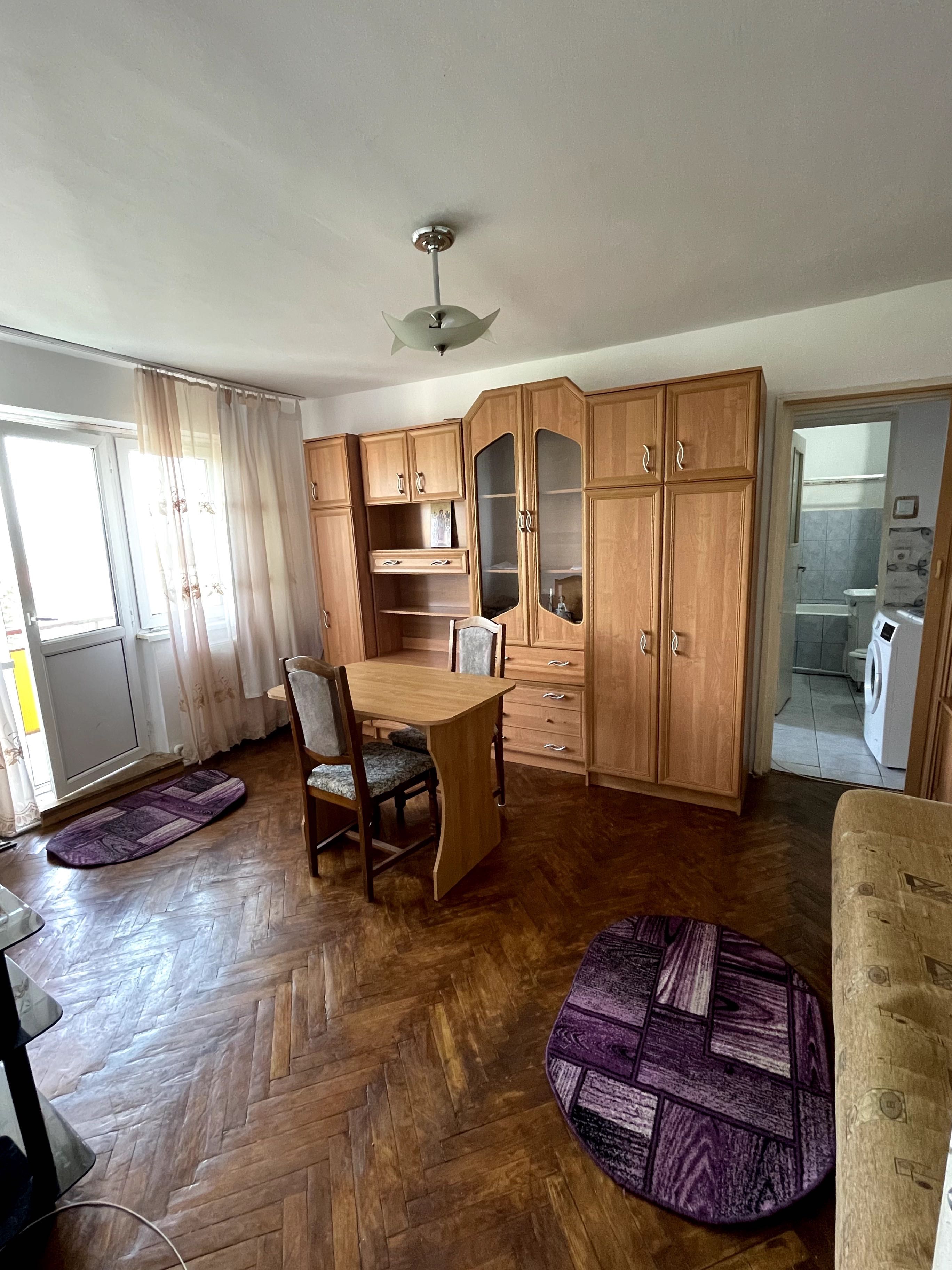 Apartament 2 camere, Aleea Teilor, 50 mp, etaj 3/4, mobilat,proprietar