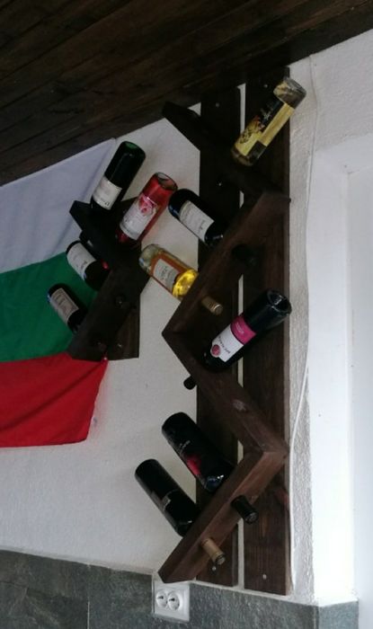 Поставка / стойка за бутилки вино