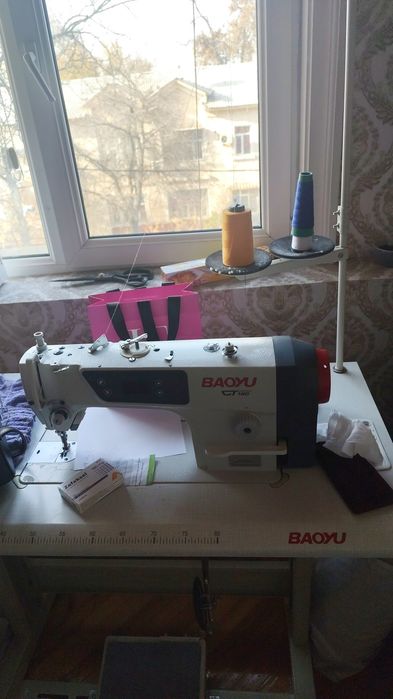 Швейная машина в хорошем состоянии Baoyu прямострочка