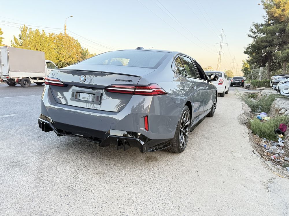 BMW I 5 35 L  Full. Grey Rangi  Natariuska Tayyor