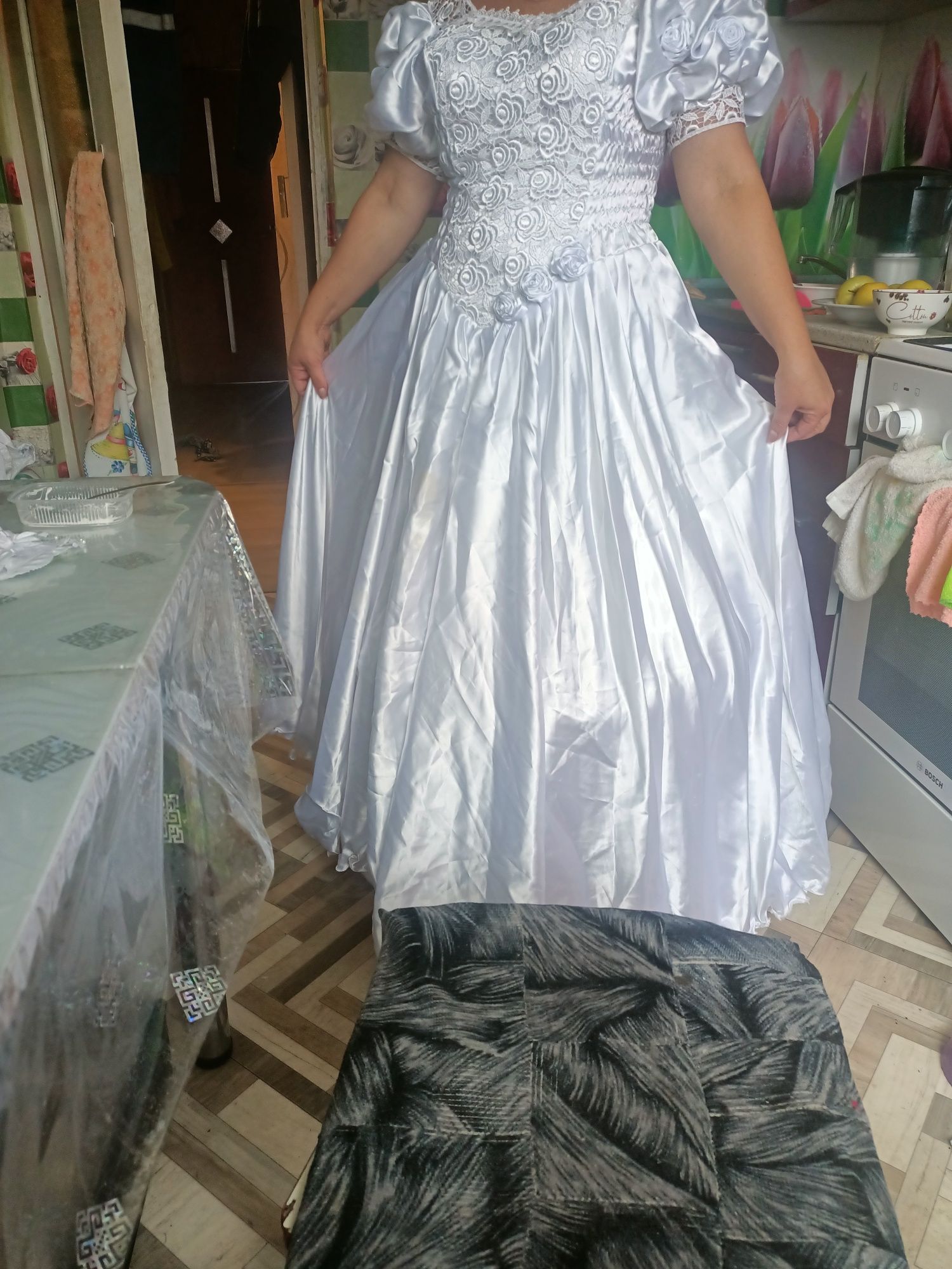 продаю свадебное платье 44рочень красивое