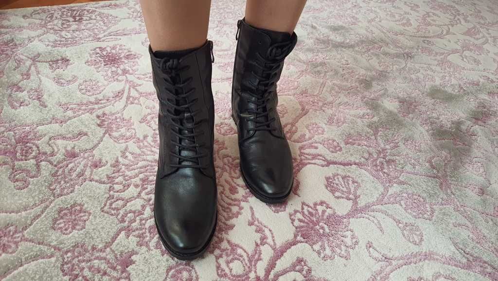 Ghete dans popular folclor piele moale, de la CAPRICE, marimea 40-40,5