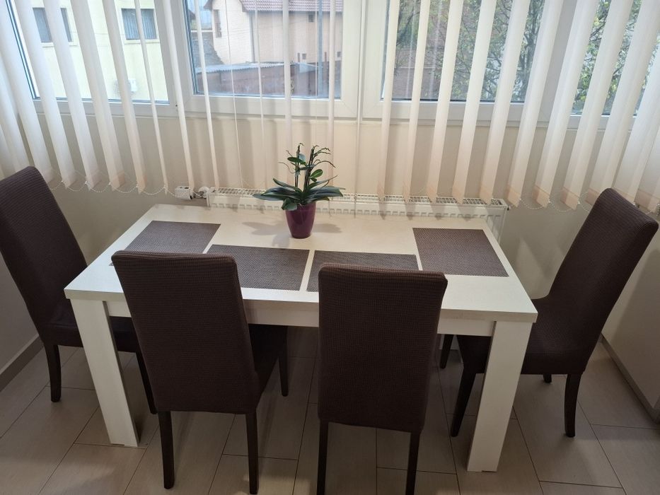 Lot 4 scaune bucatarie/ living / sufragerie