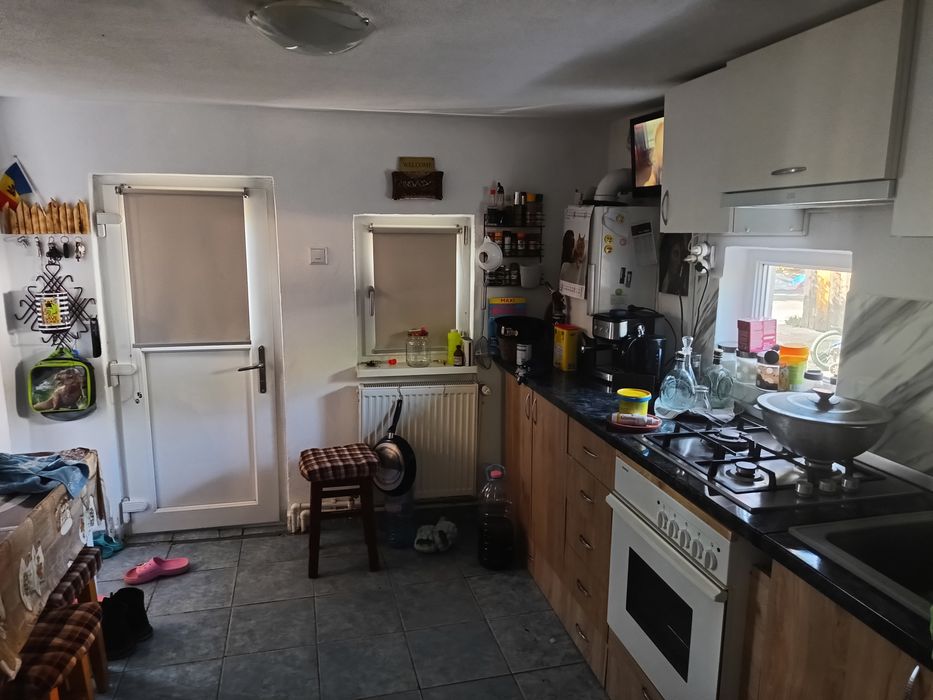 3 Camere la casa 70 mp bucătărie,baie ,gradina
