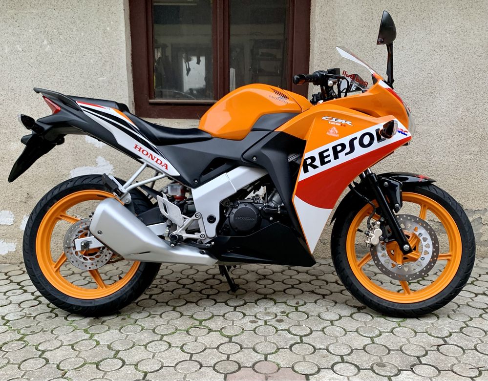 Honda CBR 125 R 2015 Repsol Categoria A1