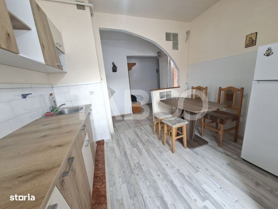 Apartament de vanzare 3 camere decomandat Mihai Viteazul bloc cu lift