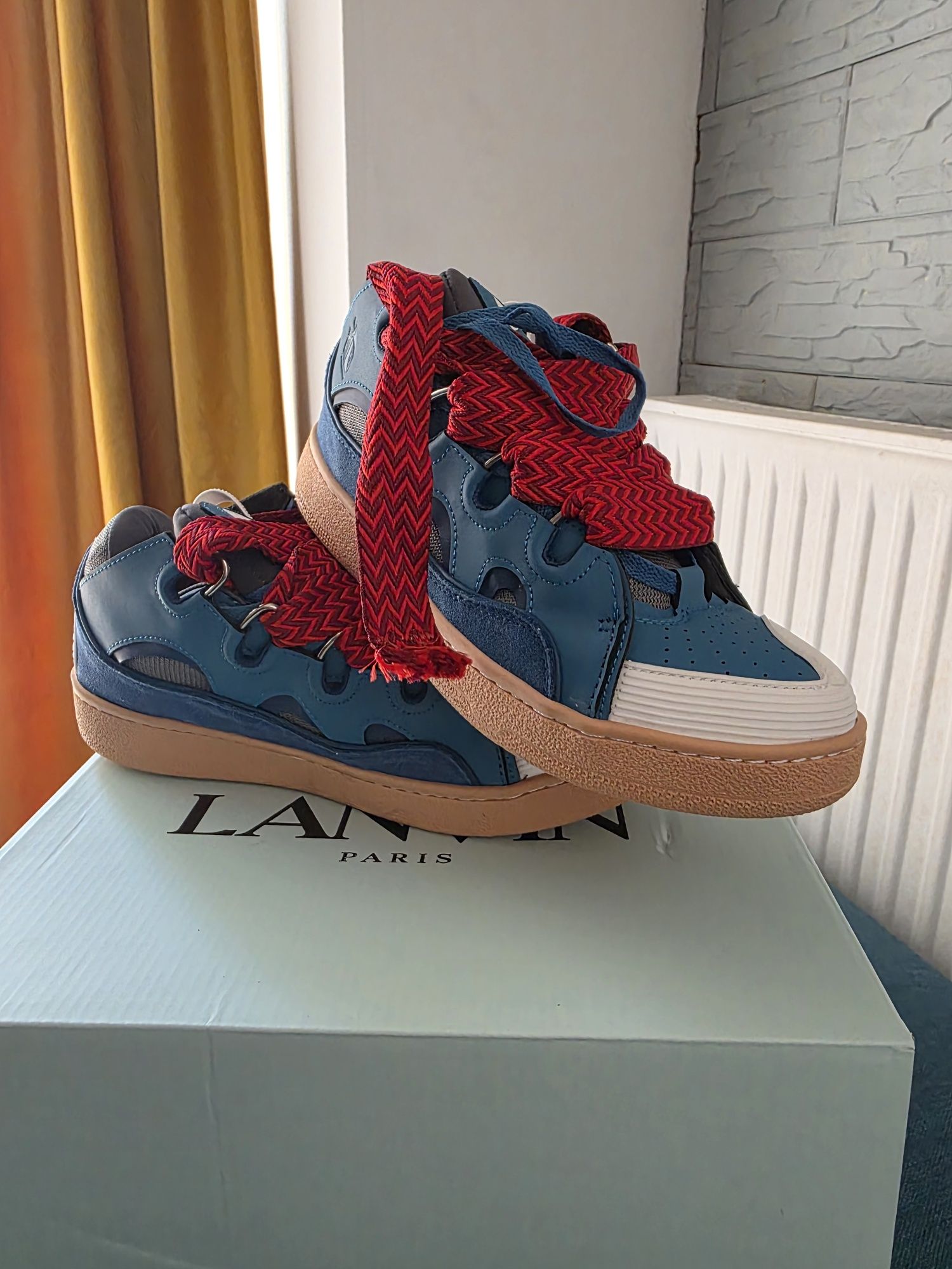 Vand Lanvin curb 43